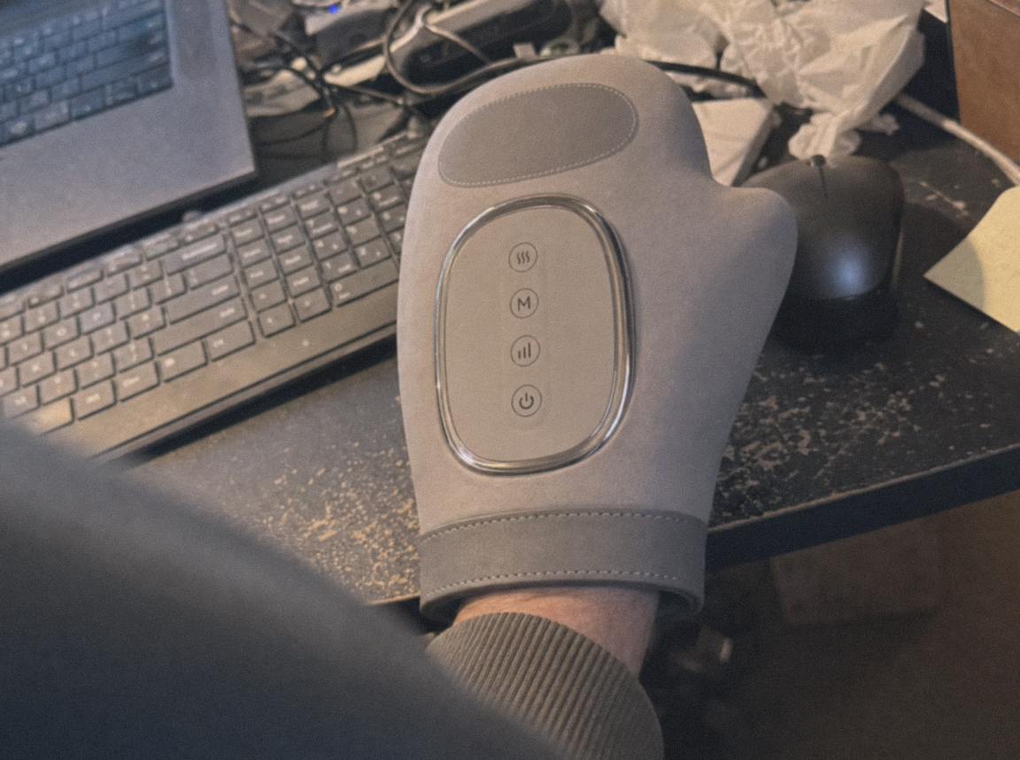 Relief Cabinet hand massager — review4